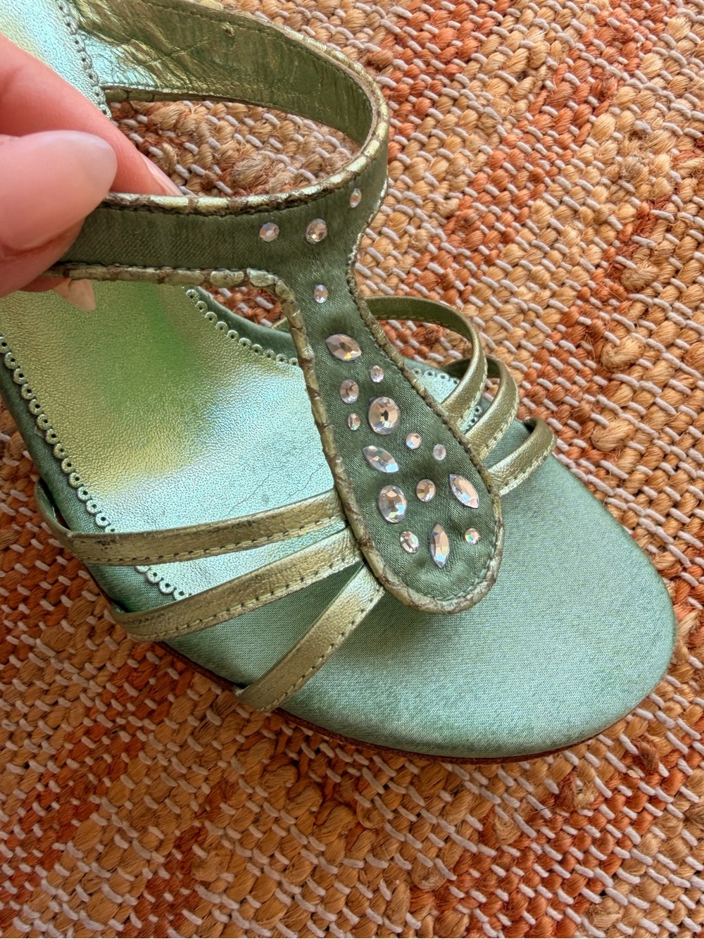 Vintage Y2K Charles David Sage Green Metallic Satin Strappy Sandals Sz 6.5 - Picture 3 of 9